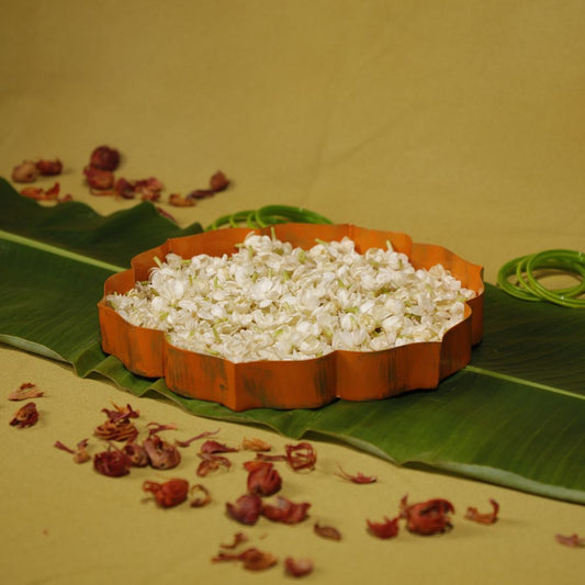 Lotus Urli | Medium